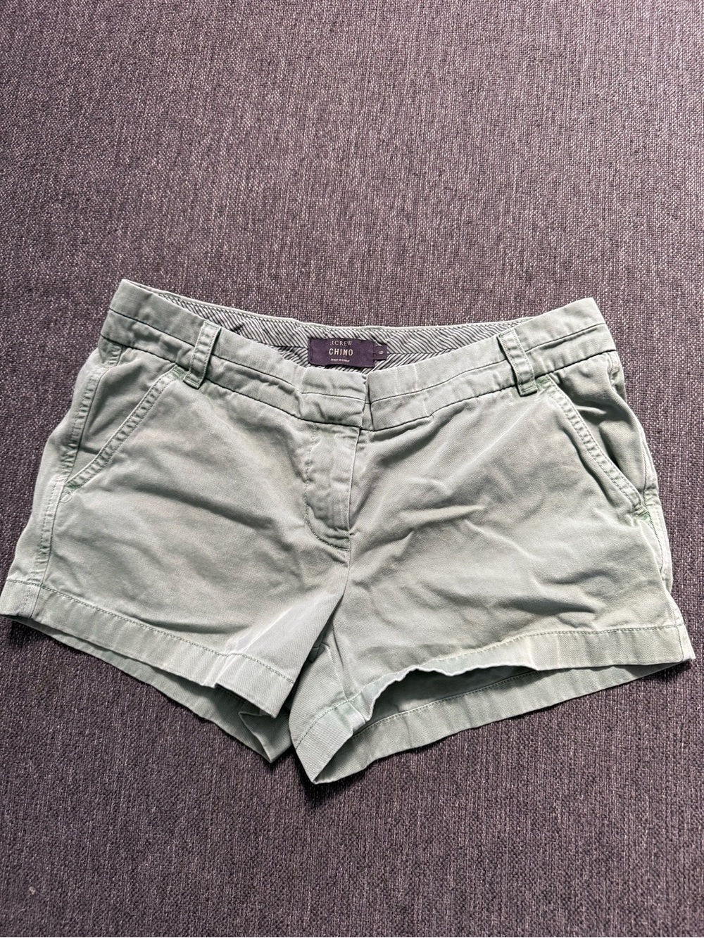Jcrew Chino Style Women's Shorts in Light Sage Green preppy size 6 flat front